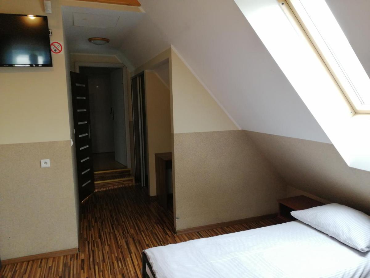 Pokoje Goscinne Z Prywatna Lazienka Dla Firm Gliwice Exterior foto